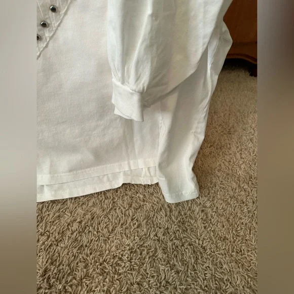 Easel Studded Heart Top - Picture 5 of 7